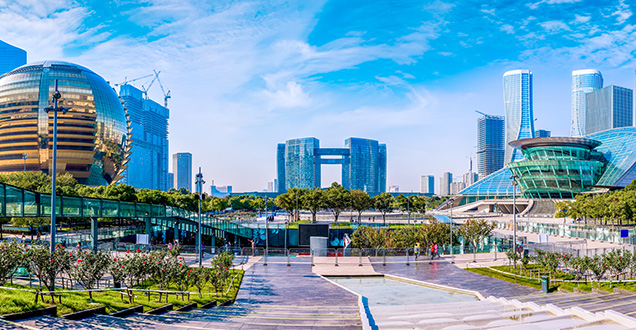 Panorama view of the city with the city hall in the middle (picture: Shutterstock) Panorama view of the city with the city hall in the middle (picture: Shutterstock)
