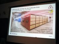 Powerpointfolie: Magazin des Stadtarchivs (Foto: Gabriele de Paoli) Powerpointfolie: Magazin des Stadtarchivs (Foto: Gabriele de Paoli)