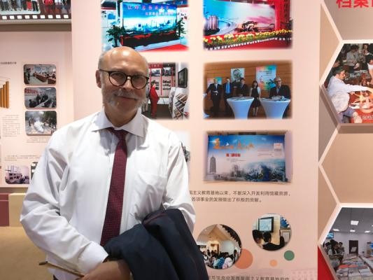 „Heidelberg-Reminiszenzen“ in der Ausstellung zur 60-jährigen Geschichte des Stadtarchivs Beijing und seiner Kooperationspartner (Foto: D. Nerlich) „Heidelberg-Reminiszenzen“ in der Ausstellung zur 60-jährigen Geschichte des Stadtarchivs Beijing und seiner Kooperationspartner