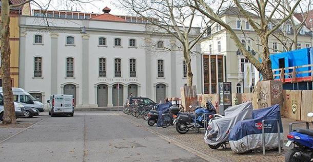 Bald ist es so weit - der Theaterplatz wird umgebaut (Foto: Stadt Heidelberg) Der Theaterplatz in der Heidelberger Altstadt. (Foto: Stadt Heidelberg)