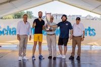 Mannschaft des Jahres: die Basketballer der MLP Academics Heidelberg um Matthias Lautenschläger (2.v.l.), geschäftsführender Gesellschafter. Oberbürgermeister Prof. Dr. Eckart Würzner (links) und Gerhard Schäfer (rechts), Vorsitzender des Sportkreises, gratulierten. (Foto: Dittmer) Foto mit OB und MLP Academics