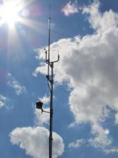 Wettermast. Foto: Stadt Heidelberg Wettermast vor blauem Himmel