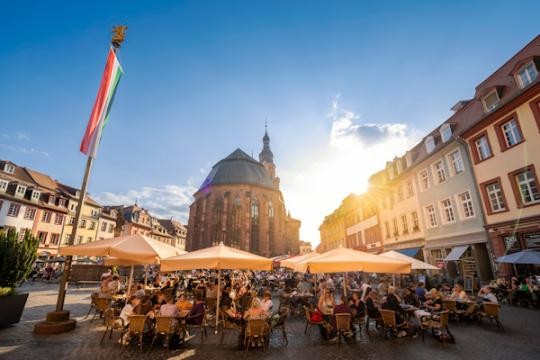 Marktplatz (Foto: Heidelberg Marketing) Marktplatz mit vielen Gästen