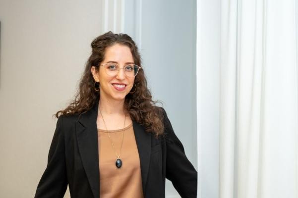 American cartoonist and writer Amy Kurzweil by Sarina Chamatova/DAI