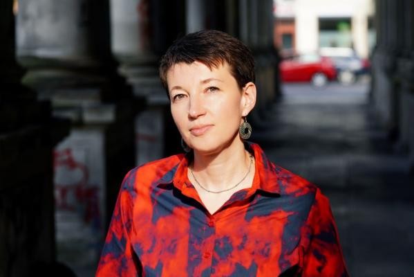 Die 1982 in Belarus geborene Autorin Julia Cimafiejeva erhält den Hilde-Domin-Preis für Literatur im Exil der Stadt Heidelberg 2026. (Foto: Alhierd Bacharevic) Autorin Julia Julia Cimafiejeva