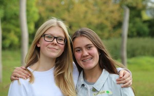 von links: Amelie (15) und Larissa (15) aus der Gruppe Wachstum (Foto: Stadt Heidelberg) von links: Amelie (15) und Larissa (15) aus der Gruppe Wachstum (Foto: Stadt Heidelberg)