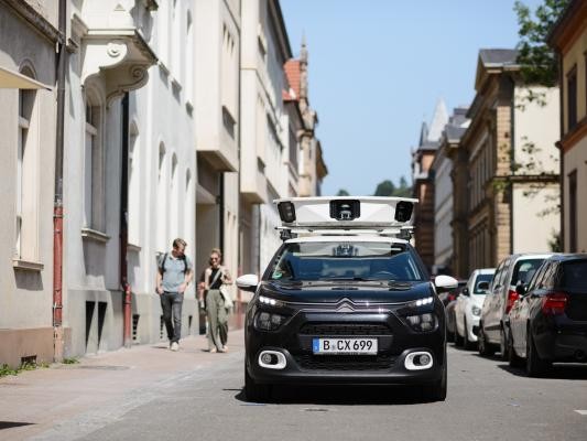 Das Scan-Fahrzeug in der Altstadt (Foto: Stadt Heidelberg) Scan-Fahrzeug in der Altstadt
