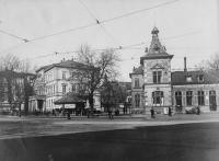Bismarckplatz am 6.4.1929 mit OEG-Bahnhof (Foto: Stadtarchiv Heidelberg)