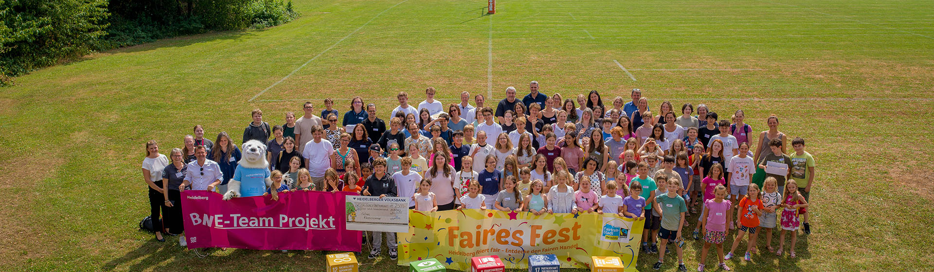 Gruppenfoto bei der Prämierungsfeier für die BNE-Teams