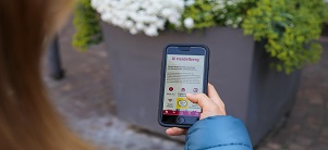 Phone with Mein Heidelberg App (Photo: City of Heidelberg) Phone with Mein Heidelberg App