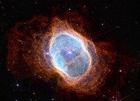 Die Aufnahme des James-Webb-Teleskops zeigt einen Stern, der seine Gashülle abstößt.